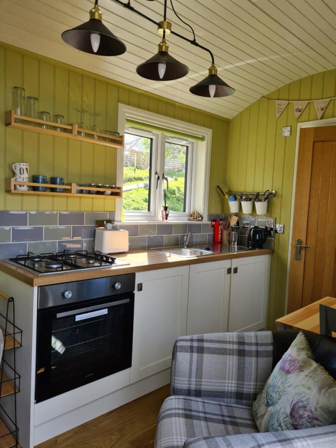 The Bay ,Luxury Shepherds Hut, Dundonnell Exterior photo